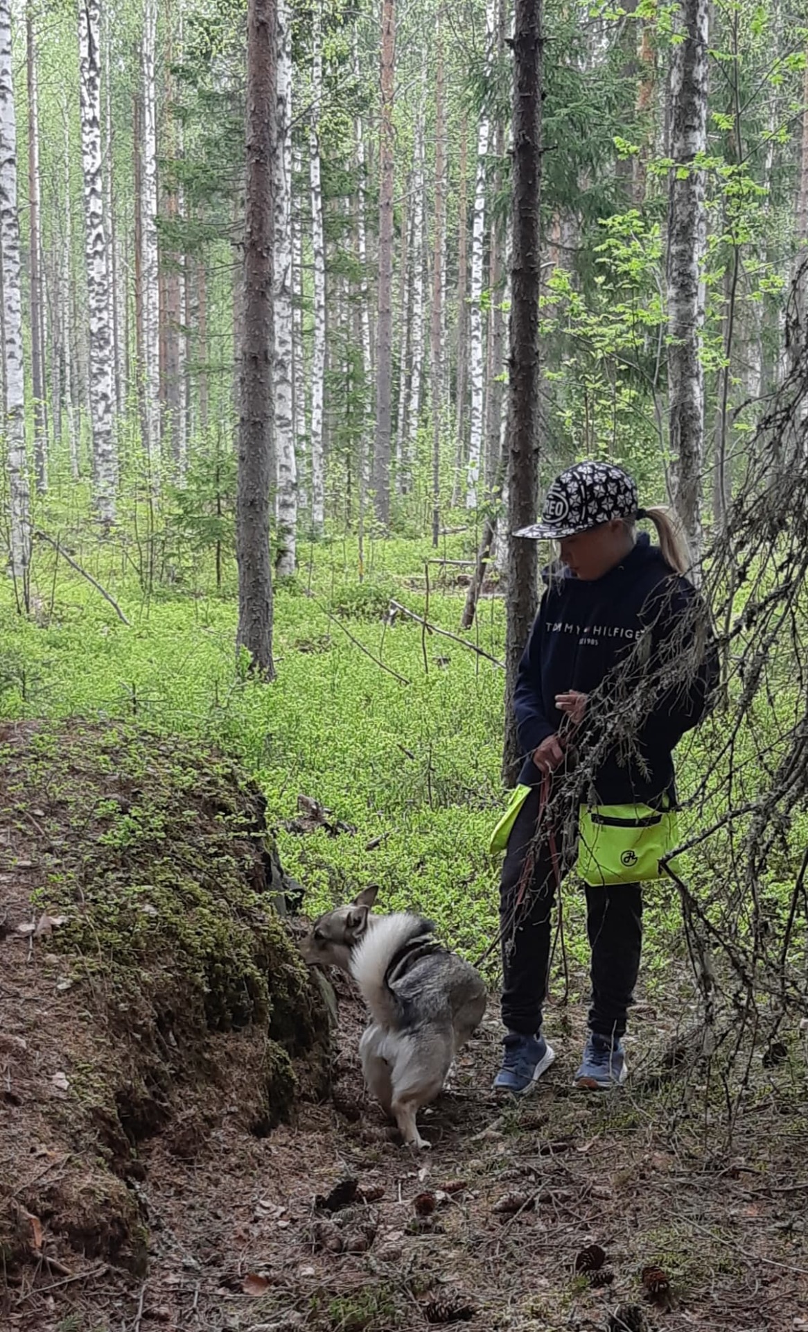 Hajukätköily sopii koko perheen yhteiseksi harrastuslajiksi, joka laittaa lapsetkin liikkumaan.
